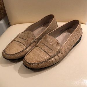 Tod’s embossed loafers